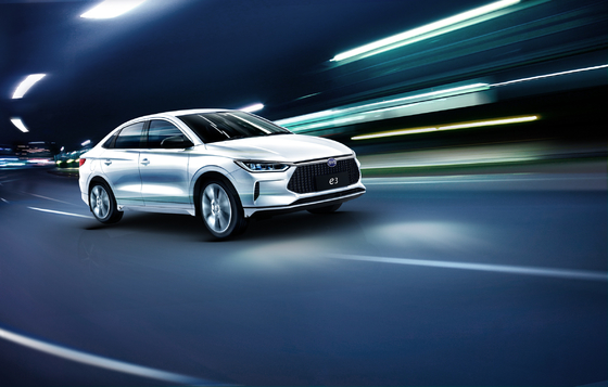 BYD e3 kompaktowy czysto elektryczny sedan ma zasięg 410 kilometrów