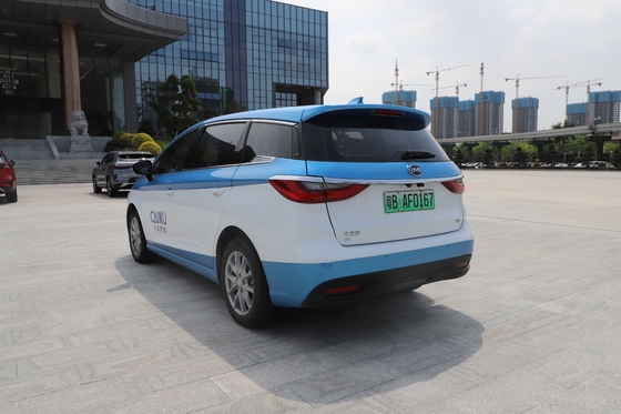 Najlepiej sprzedająca się czysto elektryczna taksówka BYD, nowy e6, ma zasięg 500 km.
