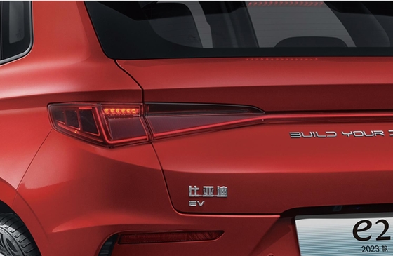 Zbudowany w Chinach z zasięgiem 405KM, 2023 czysto elektryczny BYD e2 sedan samochód wspólny